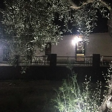 Vecchia Fattoria Al Mare 펜션 *